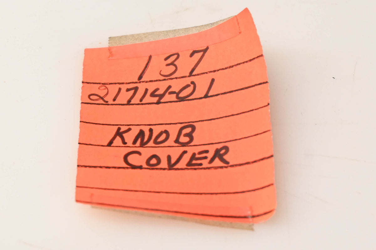Yamaha 137-21714-01-00 Side Cover Knob NOS