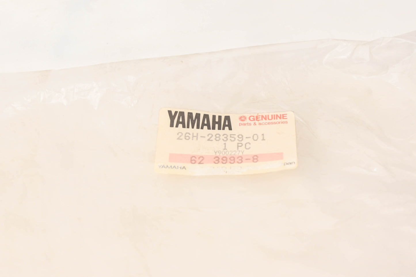 New OEM Yamaha 26H-28359-01-00 Cowling Bracket NOS