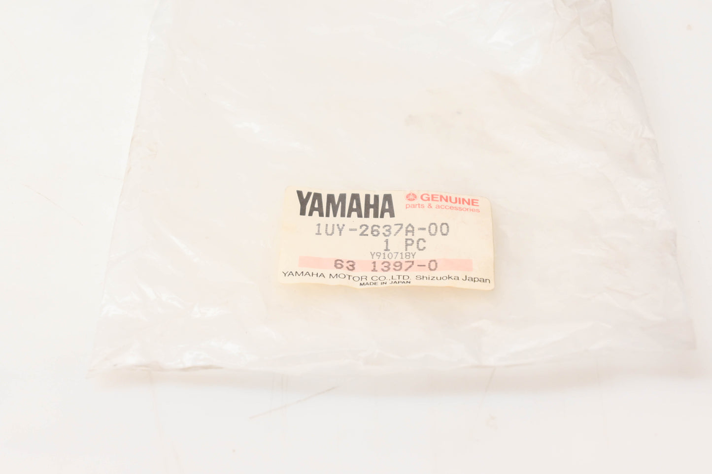 New OEM Yamaha 1UY-2637A-00-00 Lever Handle Cover NOS