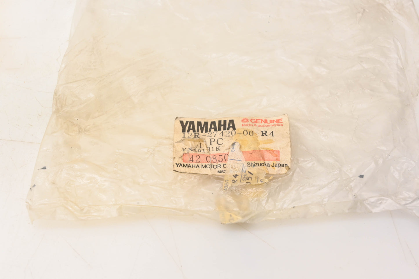 New OEM Yamaha 12R-27420-00-R4 Front Foot Rest Assembly NOS