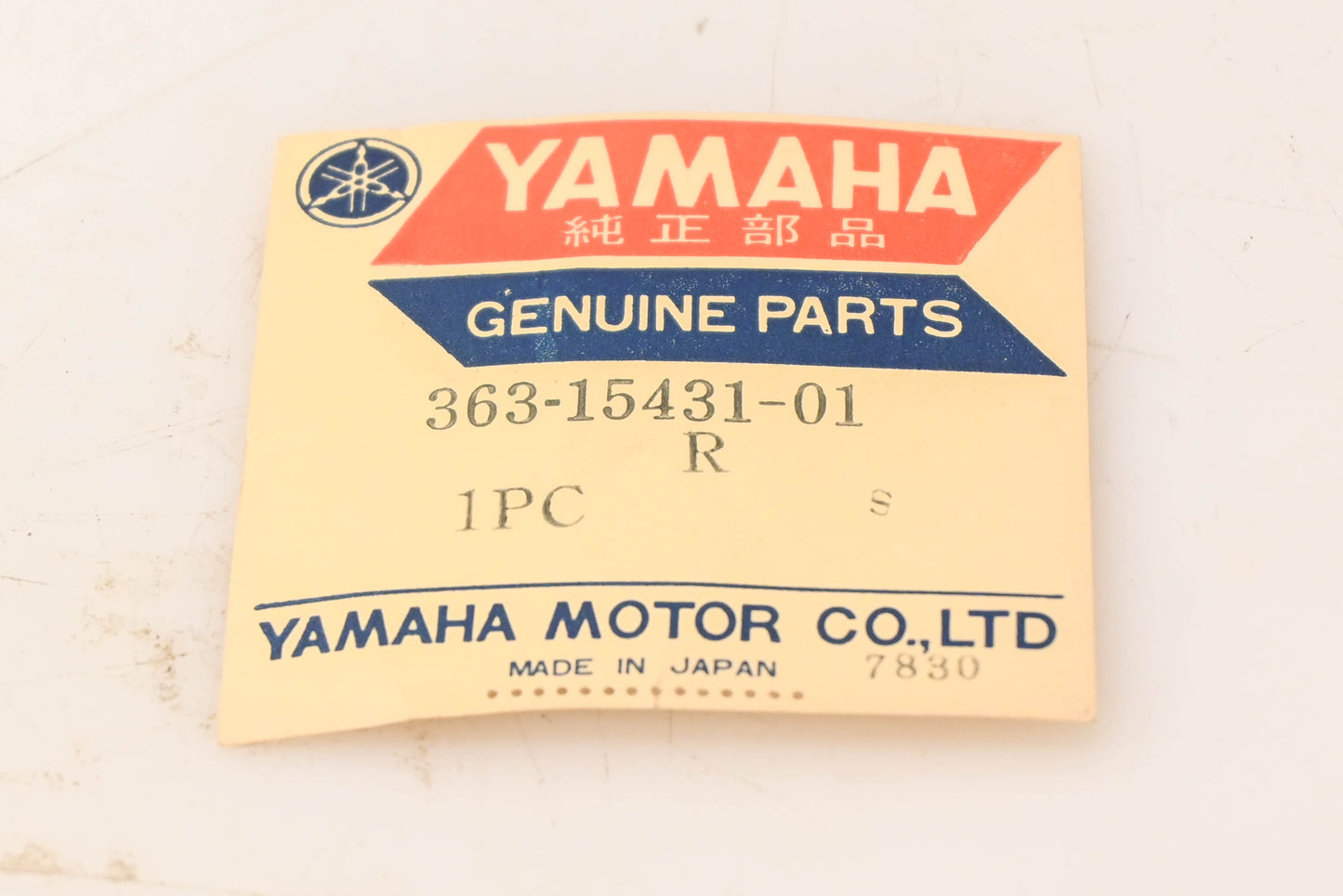 New OEM Yamaha 363-15431-01-00 Oil Pump Housing Clutch Cover NOS