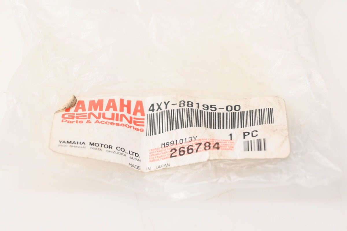 New OEM Yamaha 4XY-88195-00-00, 4XY-88195-01-00 Connector Holder NOS
