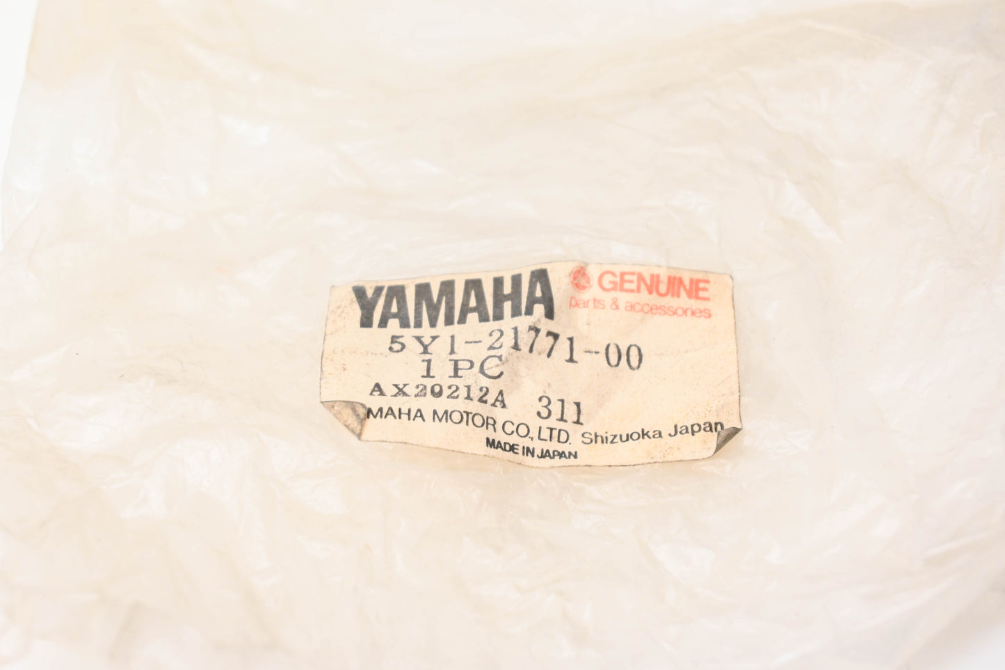 New OEM Yamaha 5Y1-21771-00-00 Body Cap NOS