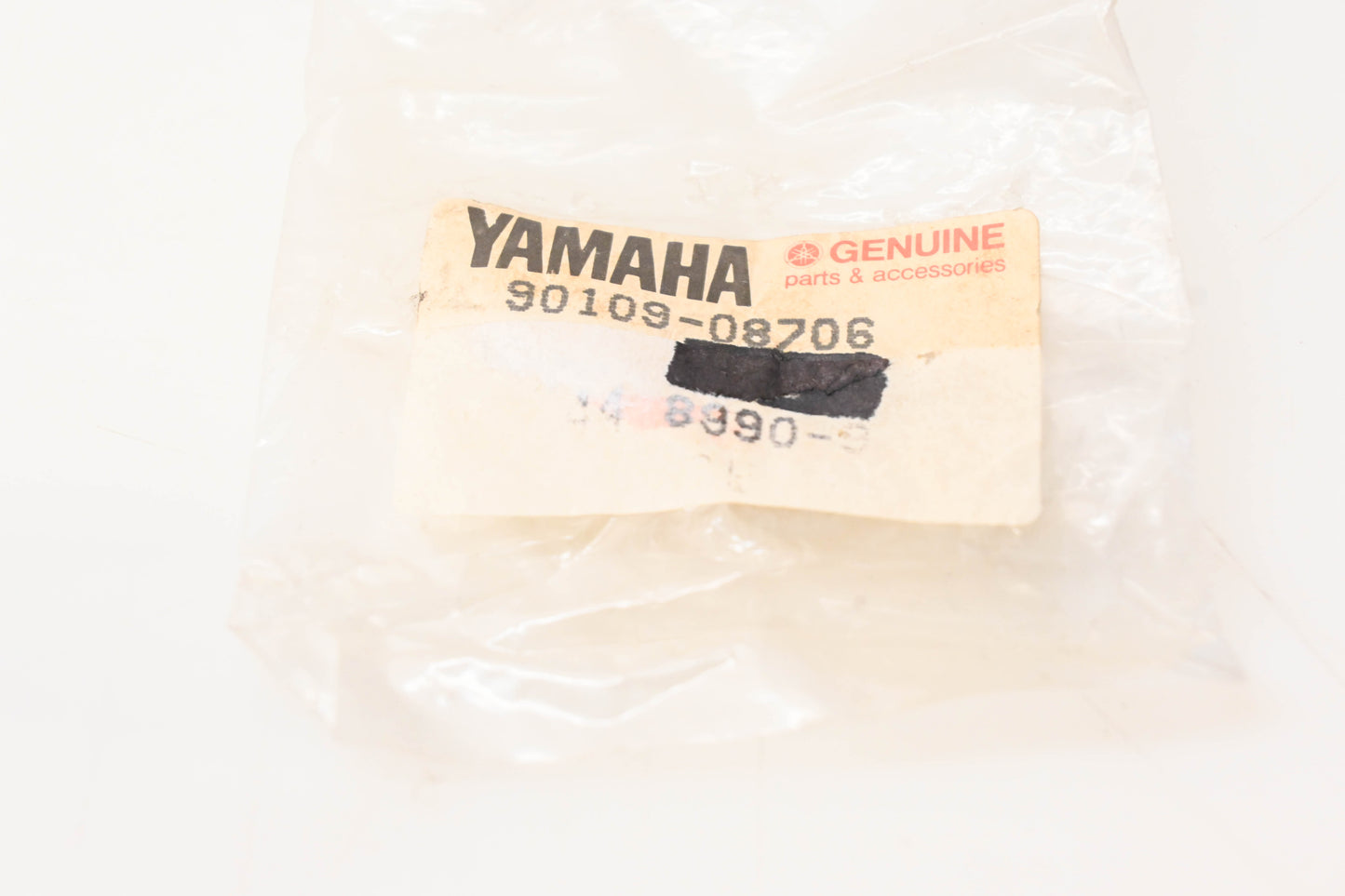 New OEM Yamaha 90109-08706-00 Bolt NOS