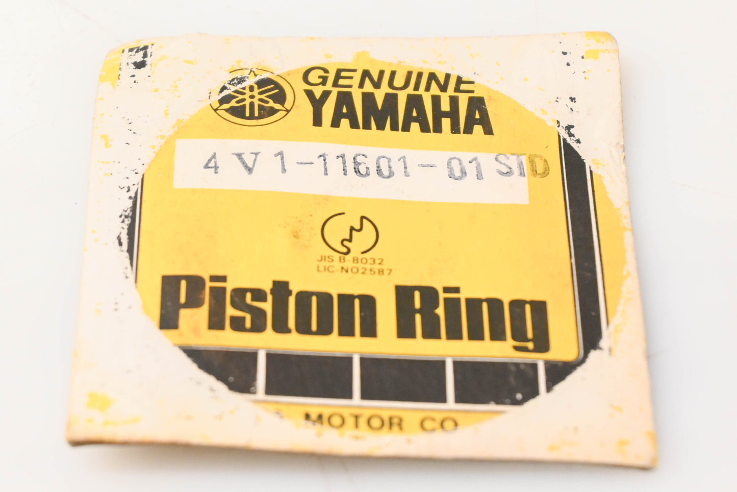 New OEM Yamaha 4V1-11601-01-00 Piston Ring Kit NOS