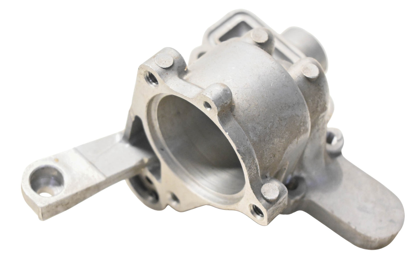 New OEM Yamaha 1J7-13336-00-00 Oil Pump Housing NOS