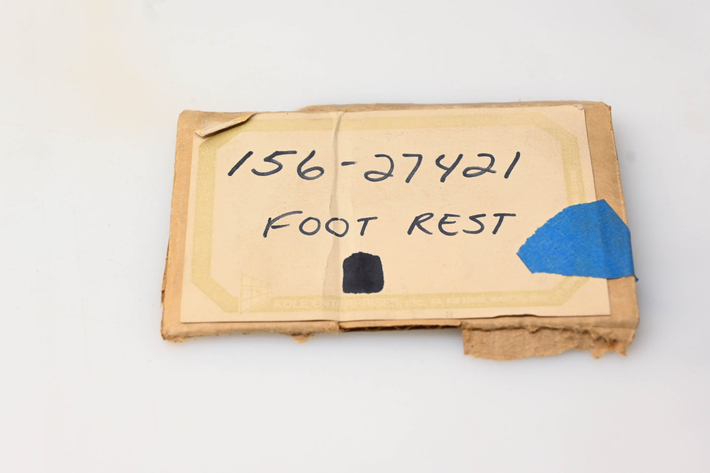 New OEM Yamaha 156-27421-00-00 Right Side Foot Peg Bracket NOS