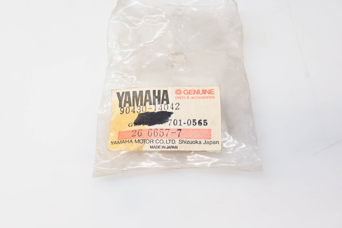 New OEM Yamaha 90430-14042-00 Oil Pump Gasket NOS