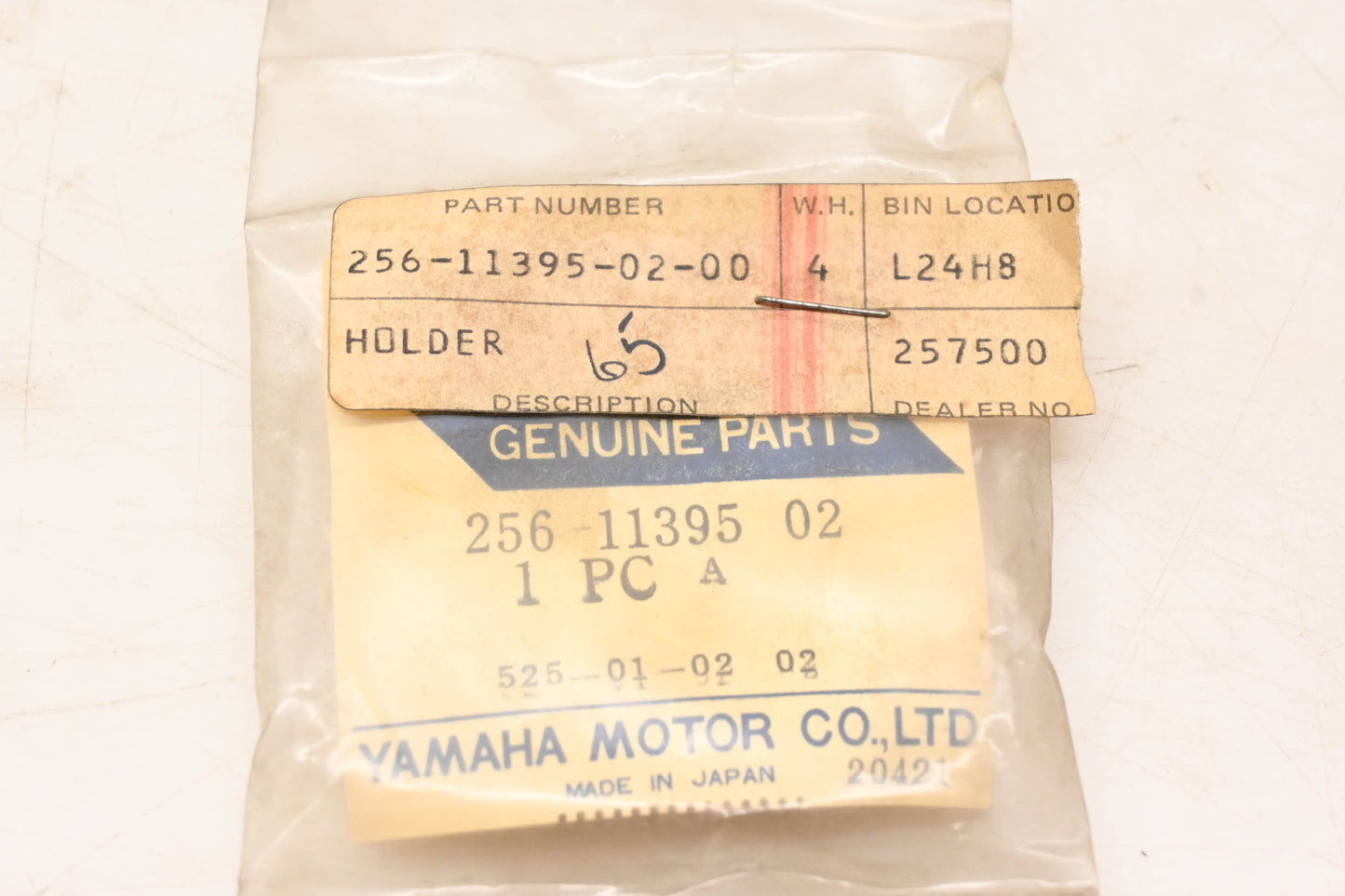 New OEM Yamaha 256-11395-02-00 Cylinder Holder Special Bolt NOS