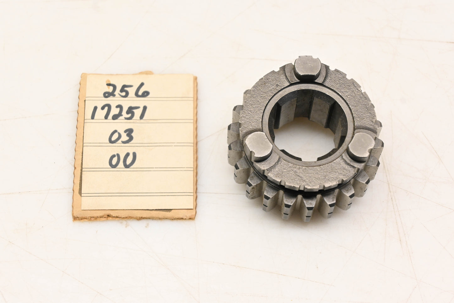 New OEM Yamaha 256-17251-03-00 5th Wheel Transmission Gear NOS