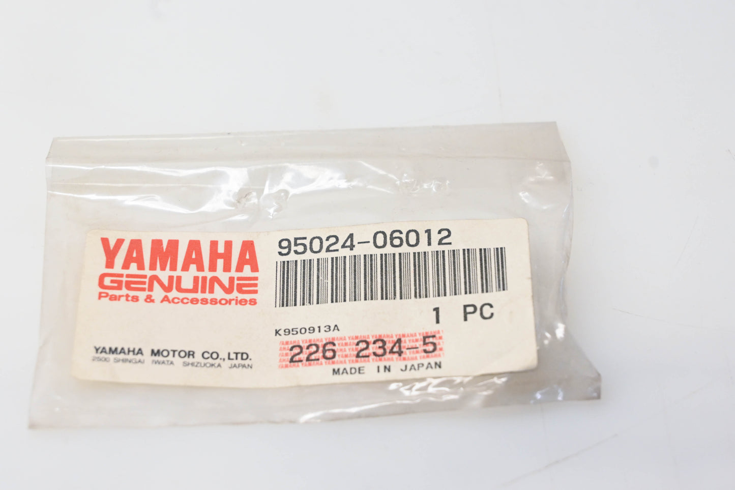 New OEM Yamaha 95024-06012-00 Flanged Bolt NOS