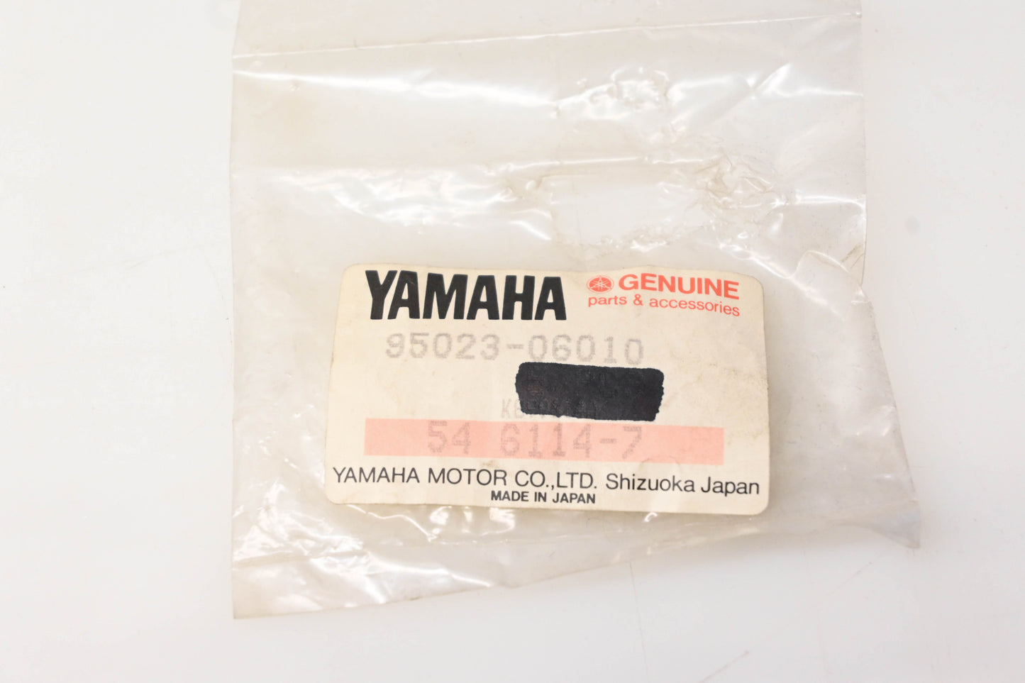 New OEM Yamaha 95023-06010-00 Flanged Bolt NOS