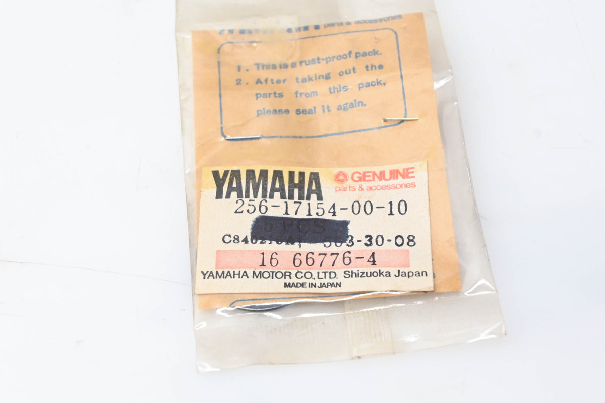New OEM Yamaha 256-17154-00-10 Washer NOS