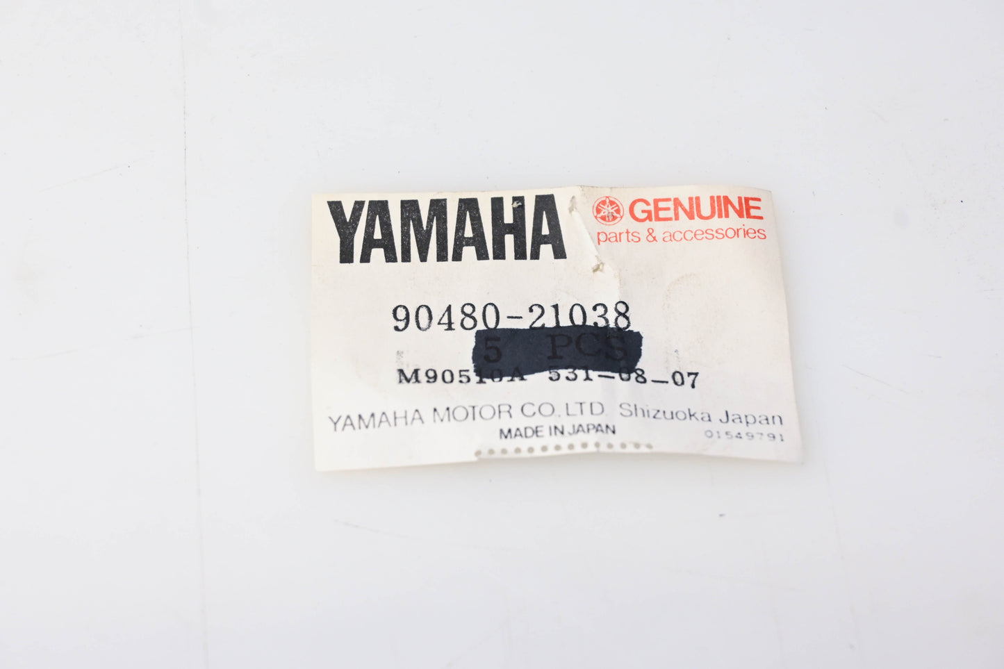 New OEM Yamaha 90480-21038-00 Grommet NOS