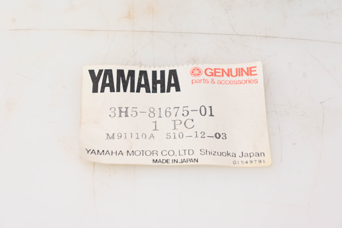 New OEM Yamaha 3H5-81675-01-00 Special Washer NOS