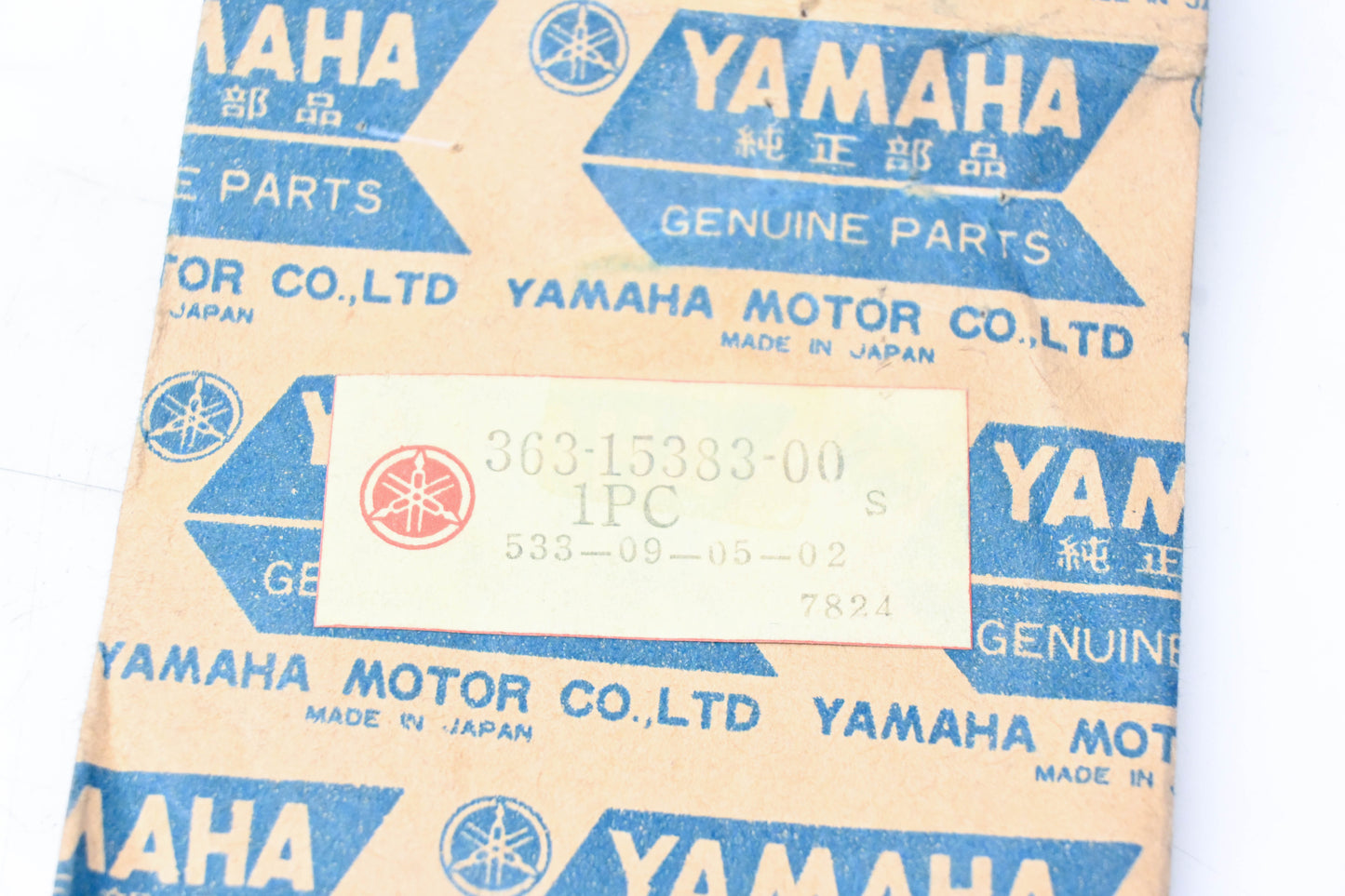 New OEM Yamaha 363-15383-00-00 Bearing Cover NOS