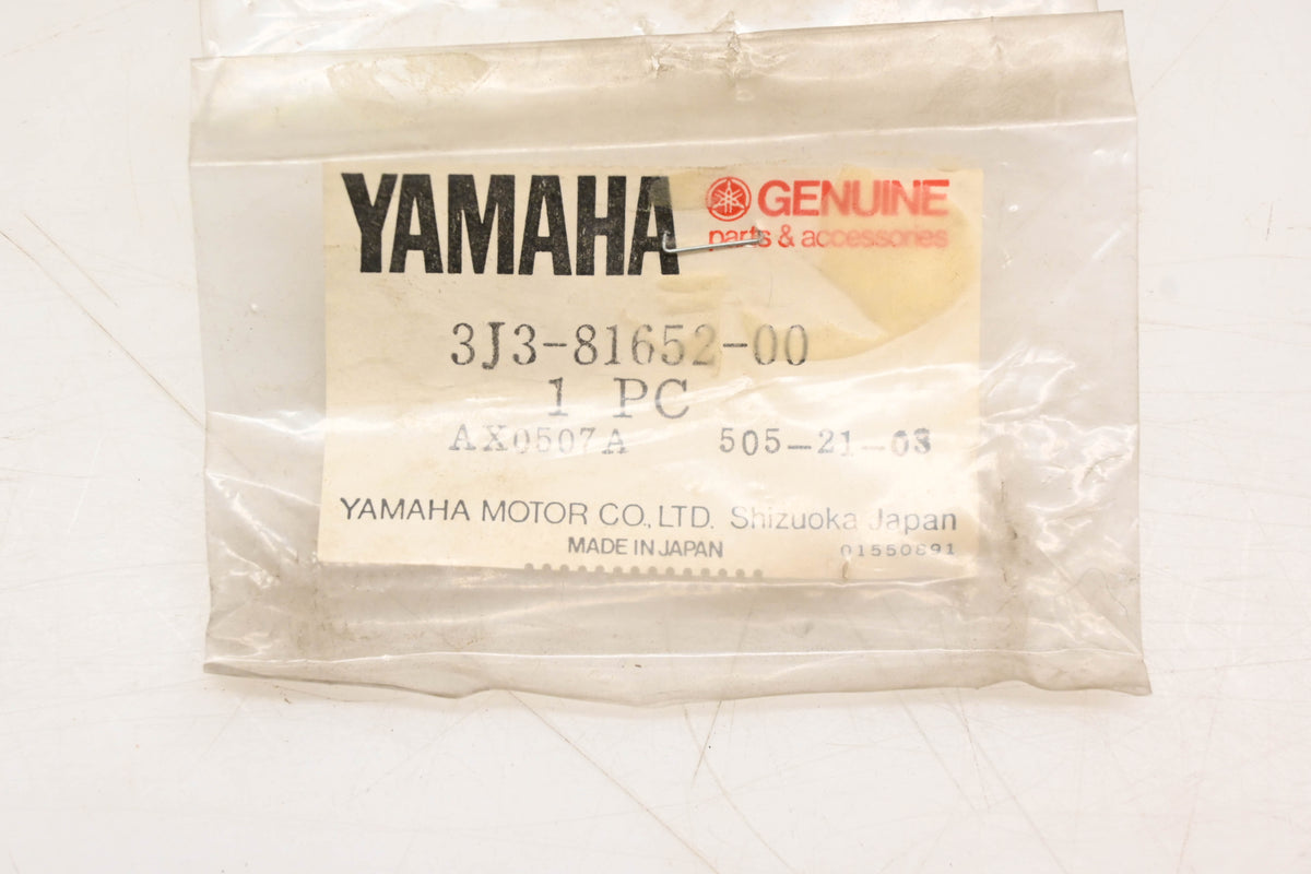 New OEM Yamaha 3J3-81652-00-00 Governor Spark Advancer Bolt NOS