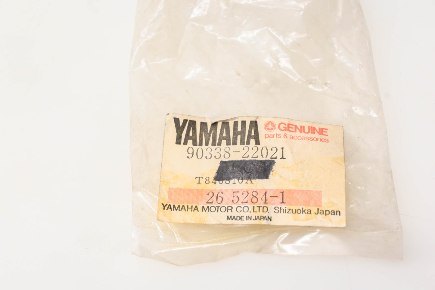 New OEM Yamaha 90338-22021-00 Plug NOS