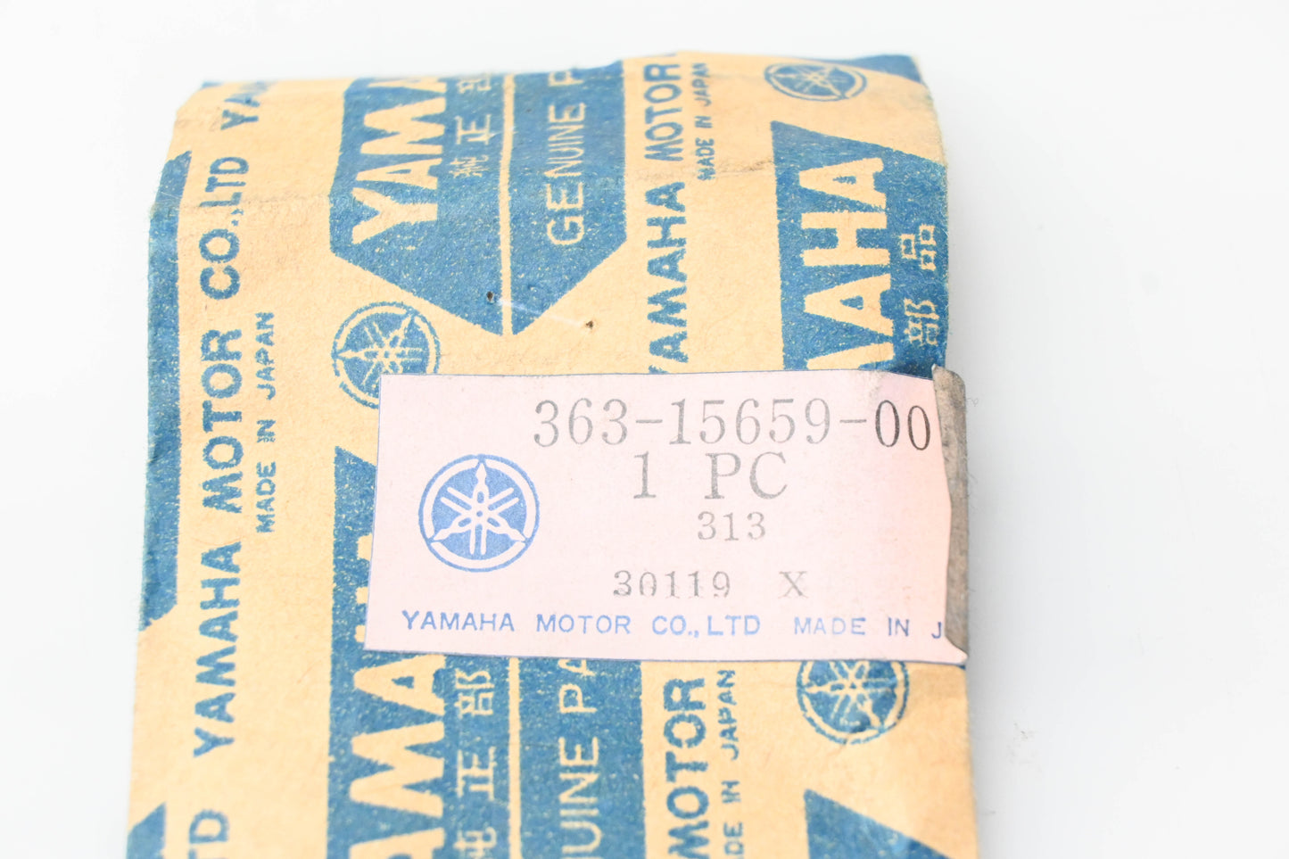 New OEM Yamaha 363-15659-00-00 Shaft Nut NOS