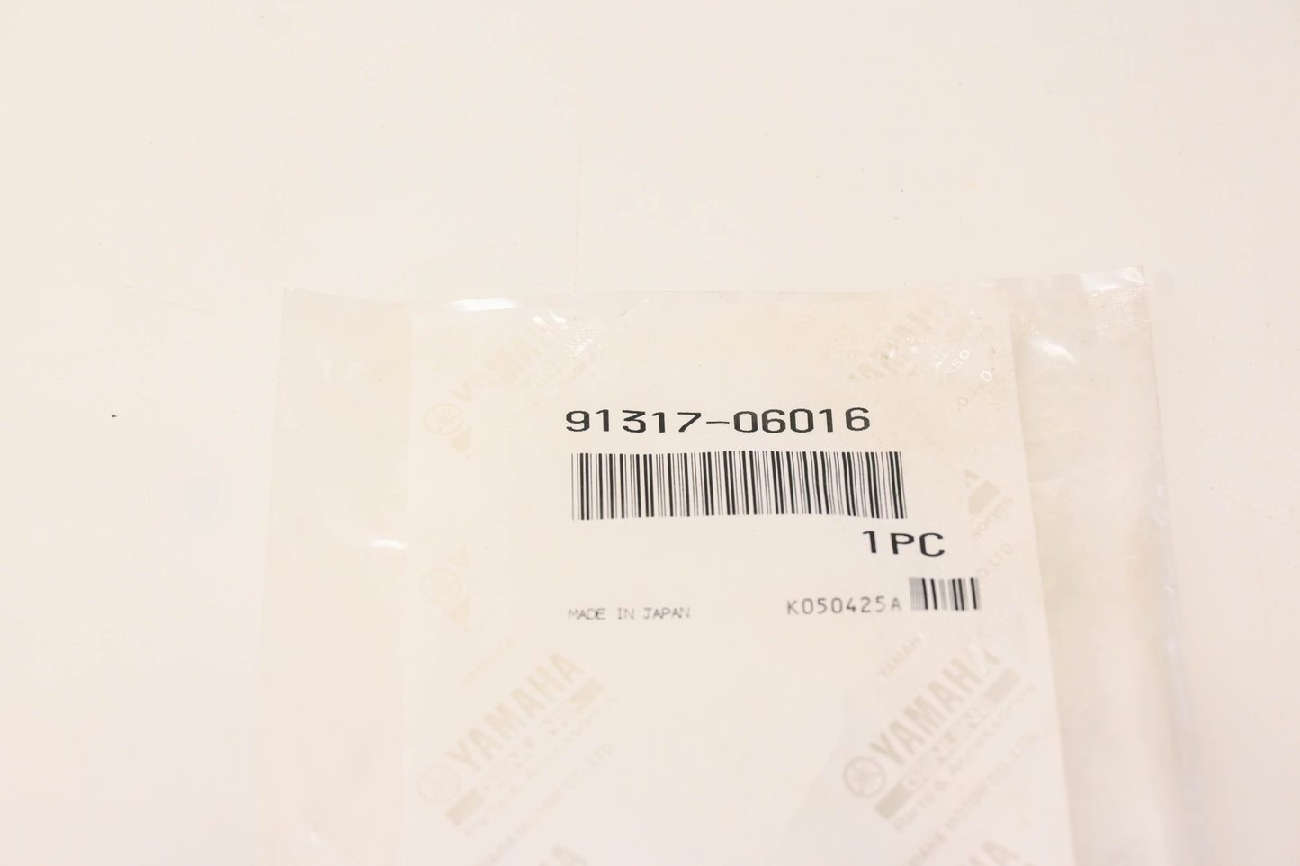 New OEM Yamaha 91317-06016-00 Socket Bolt NOS