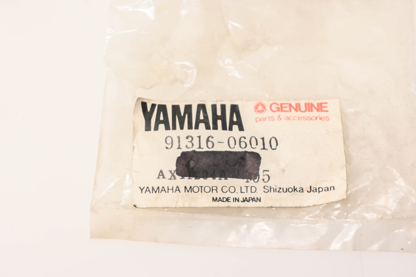 New OEM Yamaha 91316-06010-00 Socket Bolt NOS