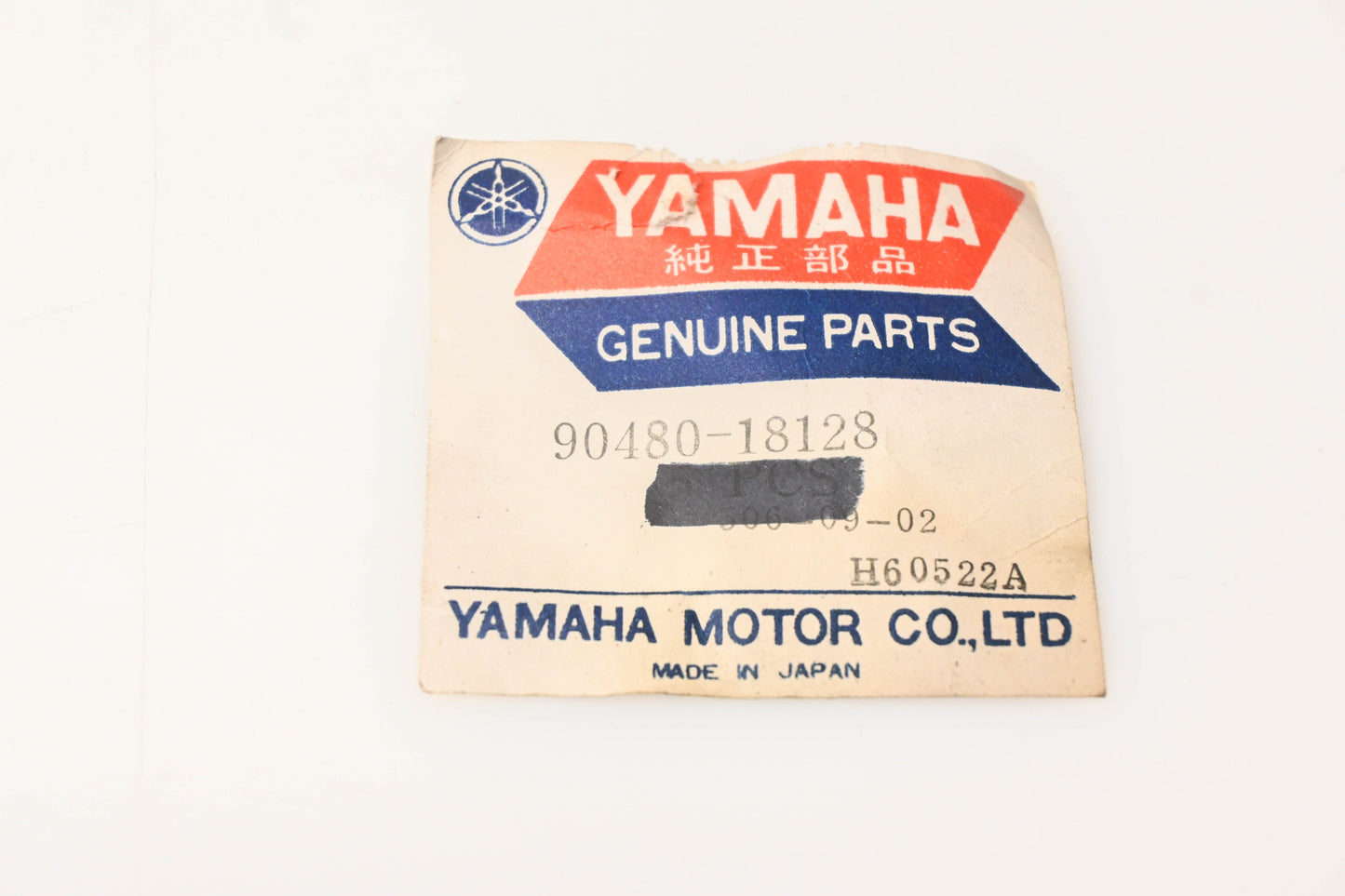 New OEM Yamaha 90480-18128-00 Grommet NOS