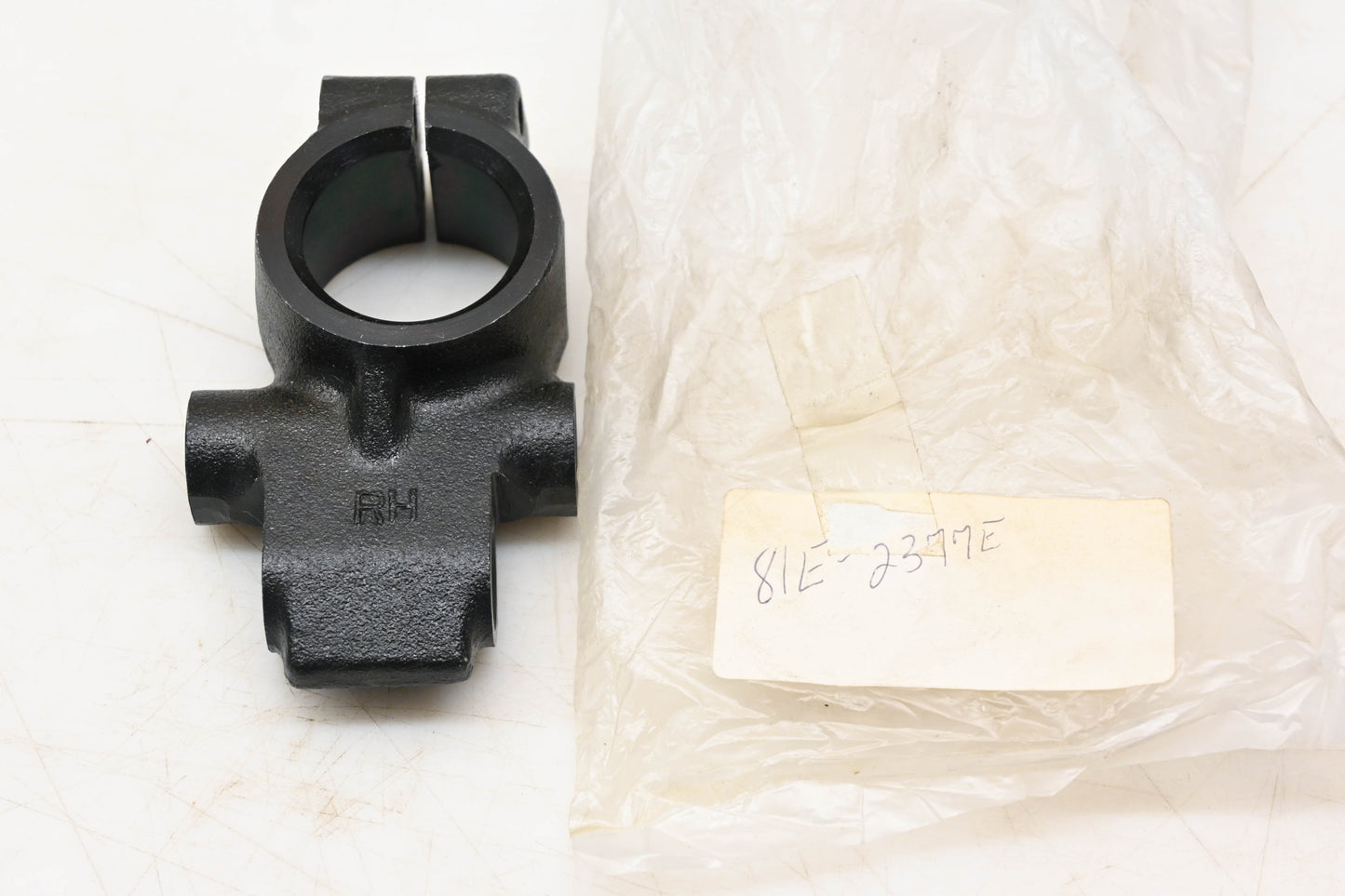 New OEM Yamaha 81E-2377E-00-00 Bracket Right Handed NOS