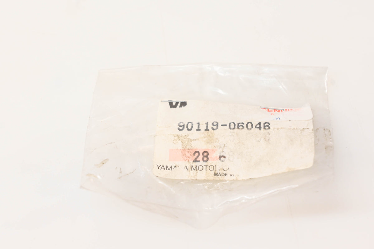 New OEM Yamaha 90119-06046-00 Bolt With Washer NOS