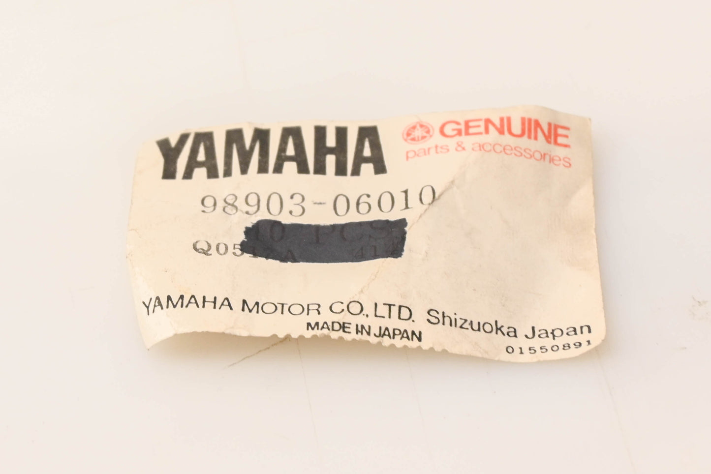 New OEM Yamaha 98903-06010-00 Screws Qty 2 NOS