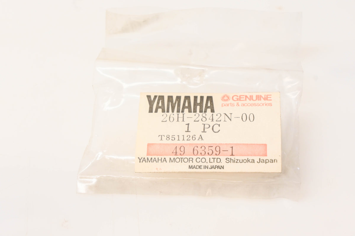 New OEM Yamaha 26H-2842N-00-00 Cover NOS