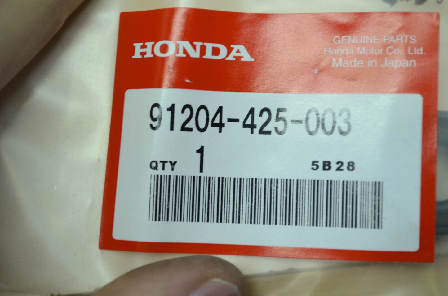 OEM Honda 91204-425-003 Oil Seal 12.5X25X8 NOS