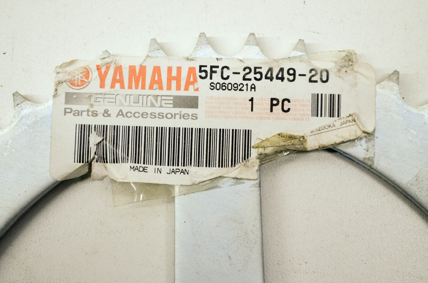 New OEM Genuine Yamaha Sprocket 49 Tooth 00-01 TTR125 NOS