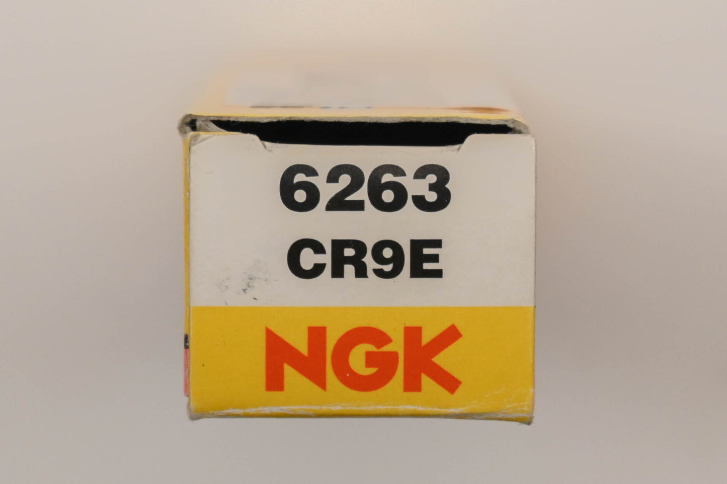NGK CR9E, 6263 Spark Plug NOS