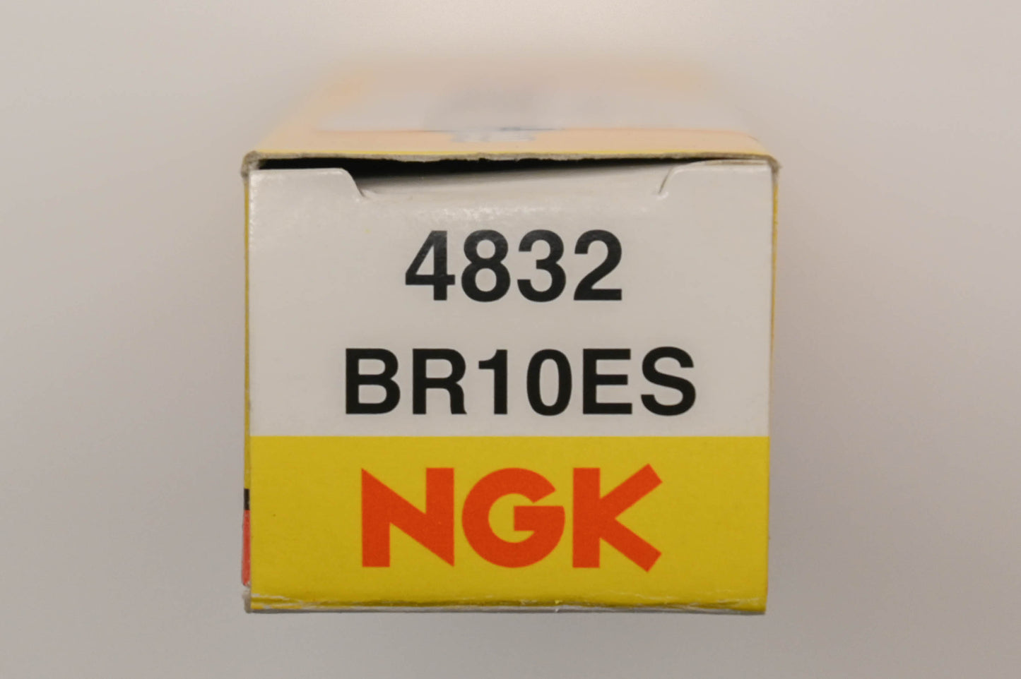 NGK BR10ES, 4832 Spark Plugs Qty 2 NOS