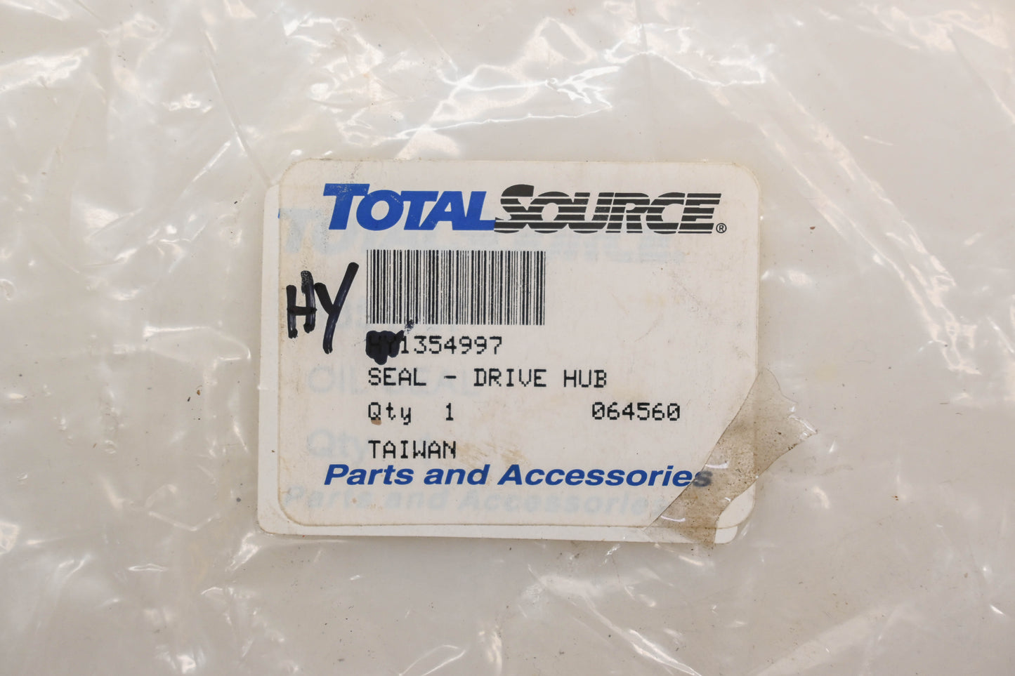 Total Source 1354997, HY1354997 Drive Hub Seal NOS