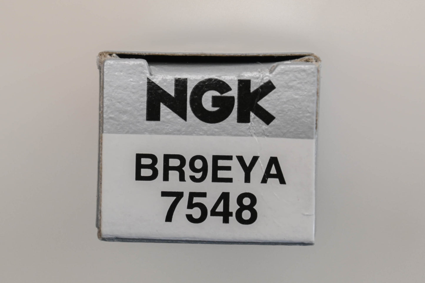 NGK BR9EYA V-Power Spark Plugs Qty 2 NOS