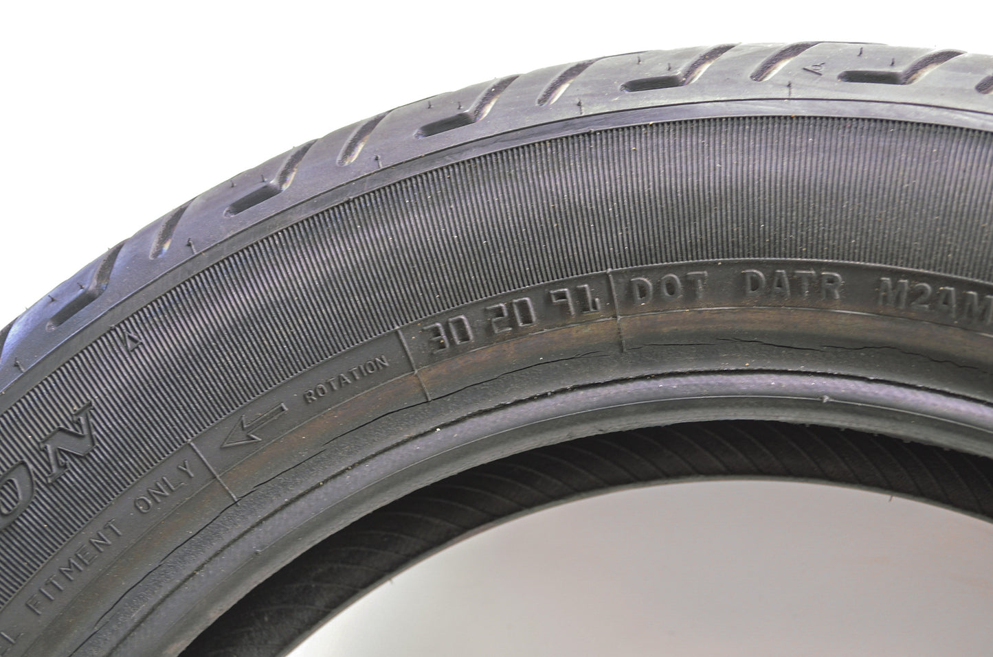 New Dunlop D402F Front Tire MT90B16 M/C 72H