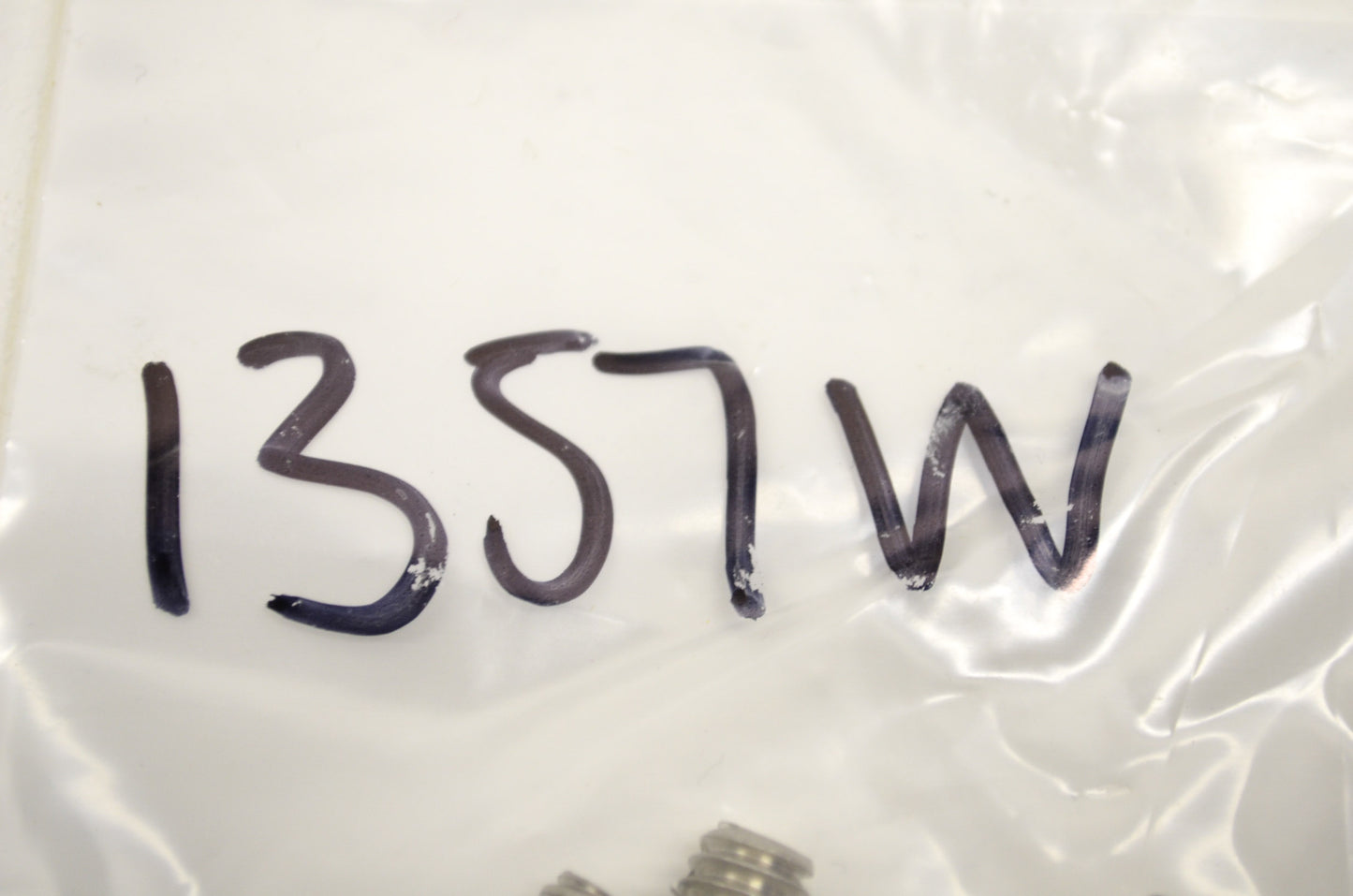 OEM Harley-Davidson 1357W Screw Qty 5 NOS