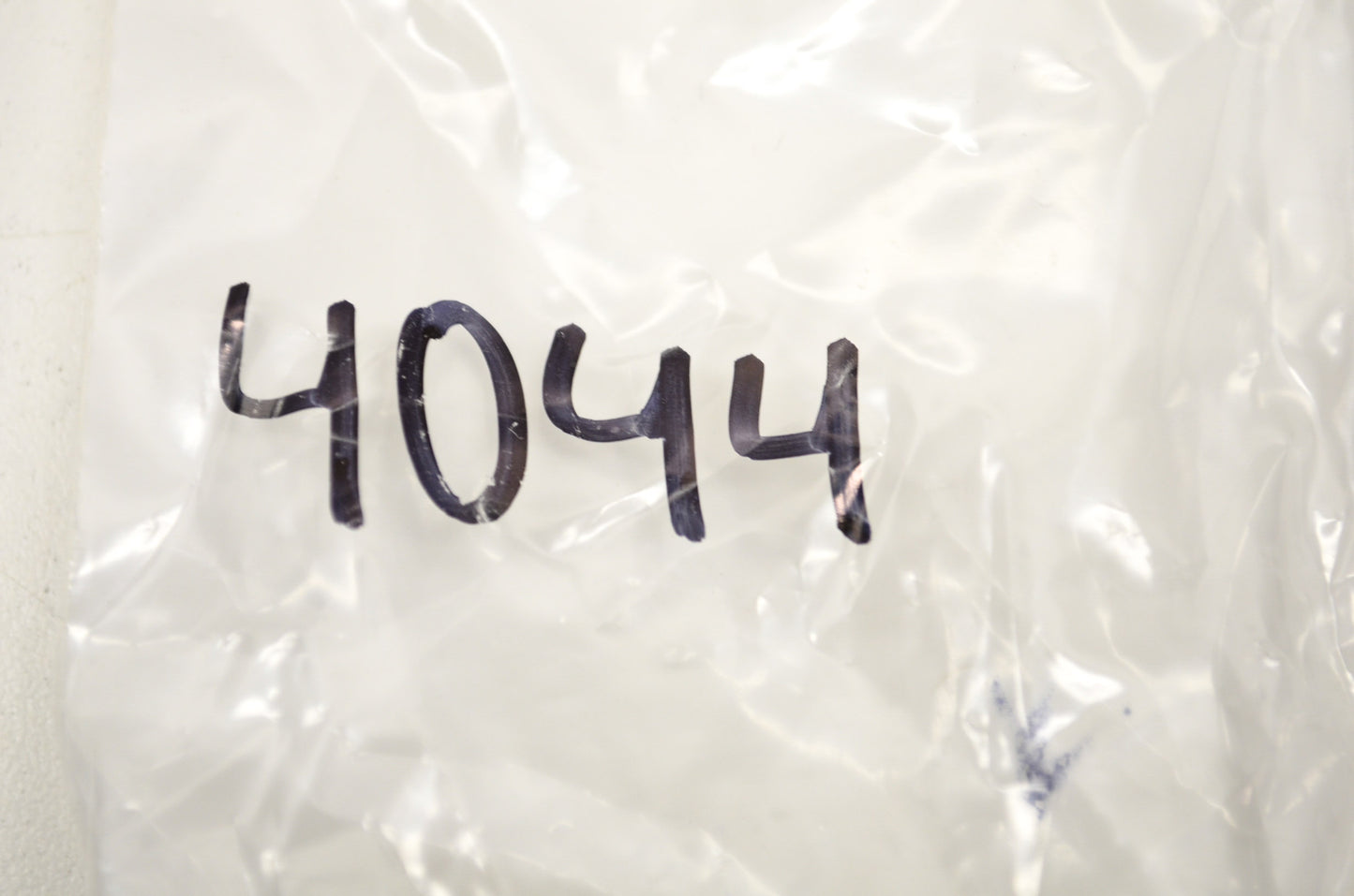 OEM Harley-Davidson 4044 Button Head Screw Qty 4 NOS