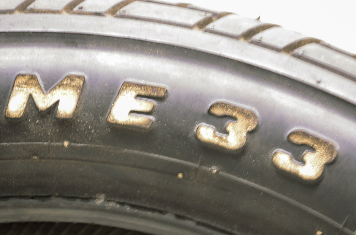 New Metzeler ME33 Laser Front Tire 130/90-16