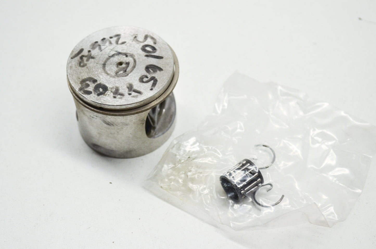 Piston 266 NOS
