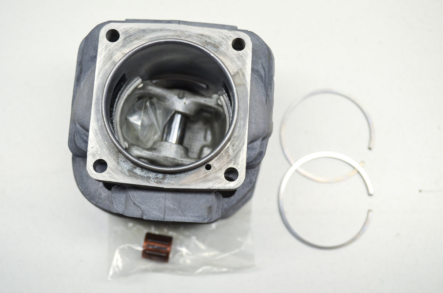New OEM Husqvarna Cylinder Assembly 3120 NOS