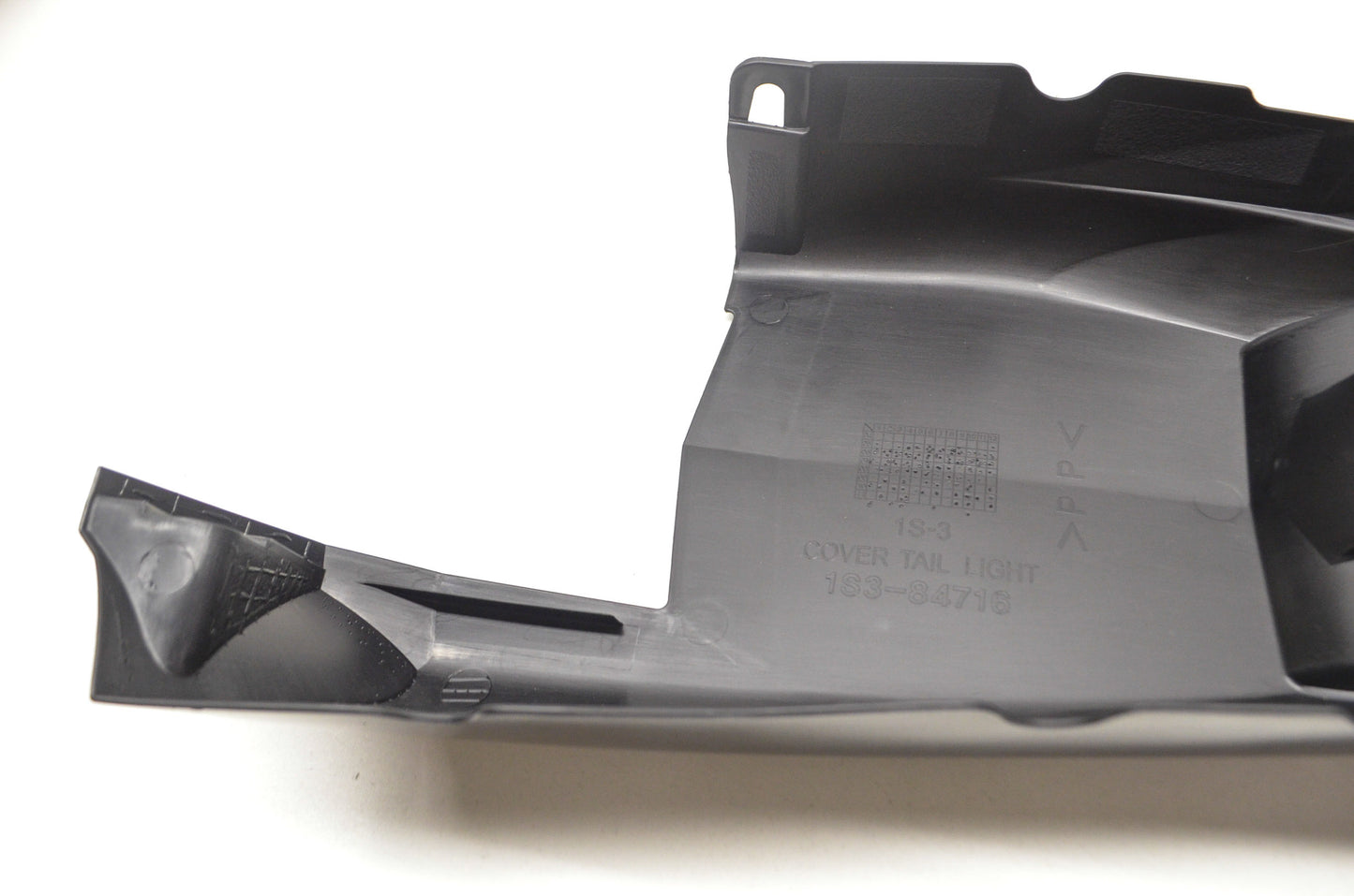 OEM Yamaha 1S3-84716-21-00 Tail Light Cover NOS