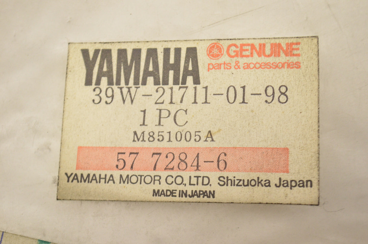 OEM Yamaha 39W-21711-01-98 Side Cover 1 NOS