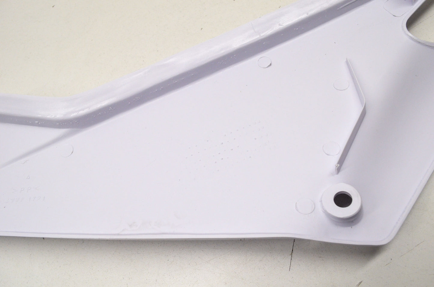 OEM Yamaha 4VW-F1721-00-00 Side Cover Assembly 2 NOS