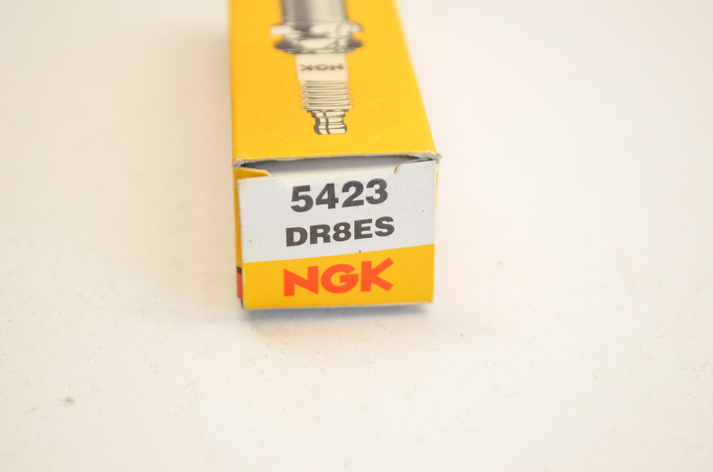 NGK DR8ES, 5423 Spark Plug Qty 2 NOS