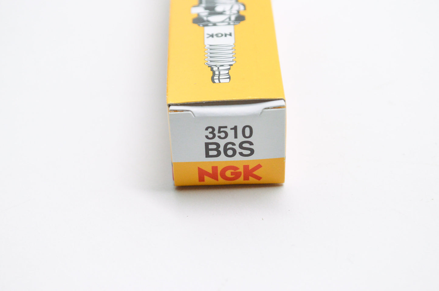 NGK B6S, 3510 Spark Plug Qty 2 NOS