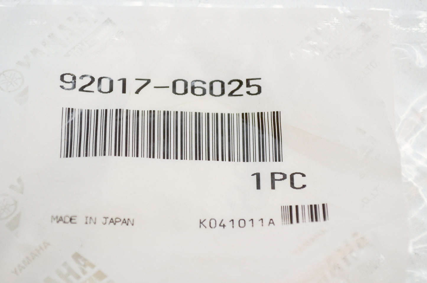 OEM Yamaha 92017-06025-00 Button Bolt NOS