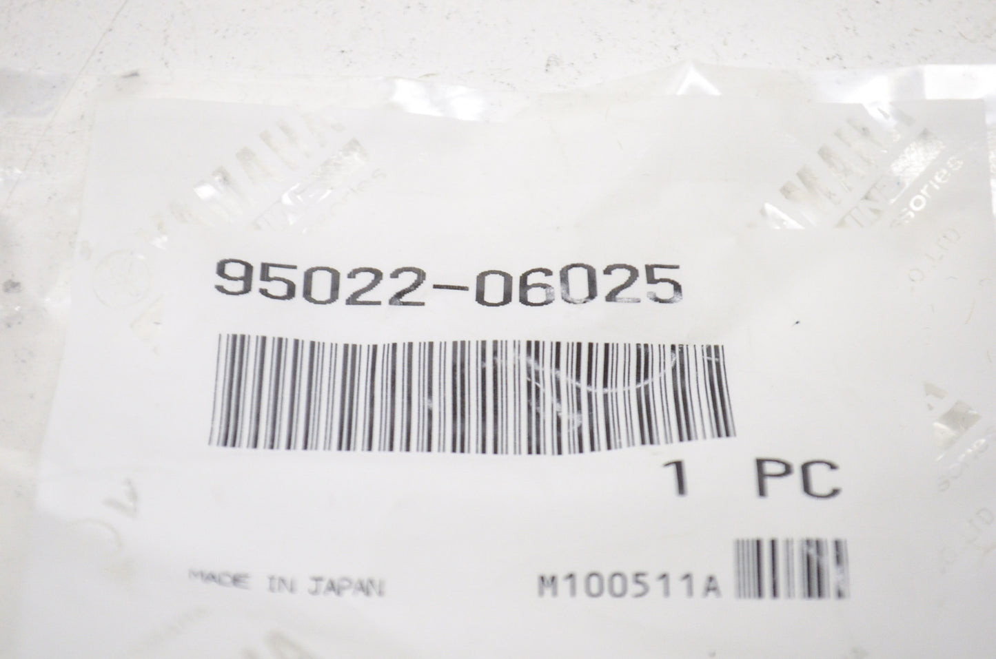 OEM Yamaha 95022-06025-00 Flange Bolt NOS