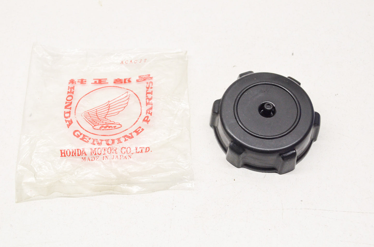 OEM Honda 17620-730-000 Fuel Tank Cap Assembly NOS
